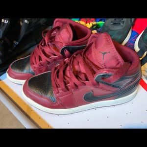 Air Jordan 1 Mid BP 
“Team Red Black